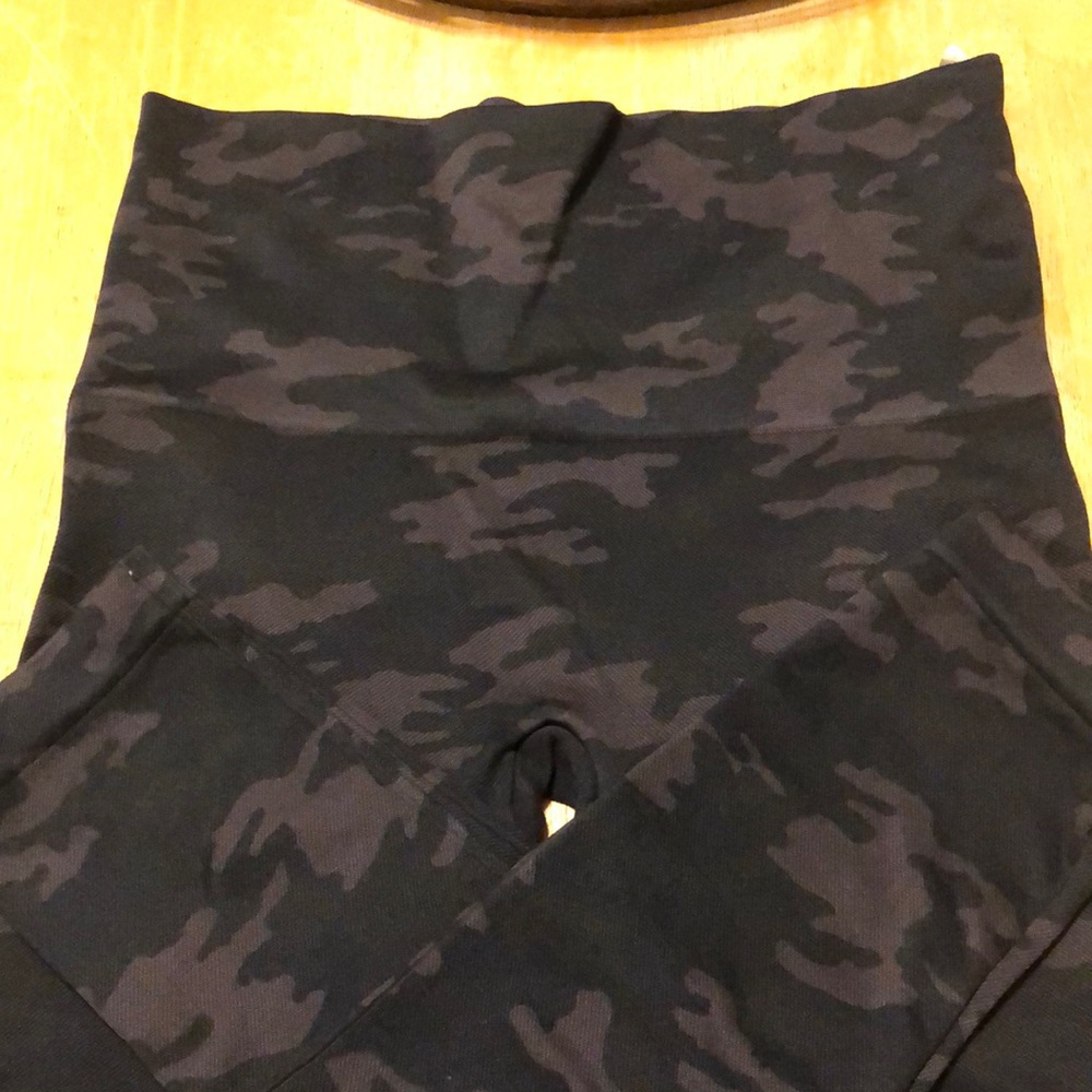Spanx leggings, Camo colors size L
